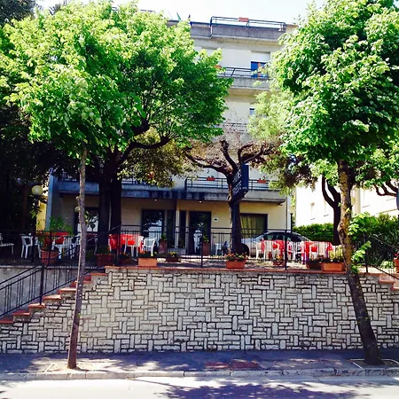 酒店 Trieste 基安奇安诺泰尔梅